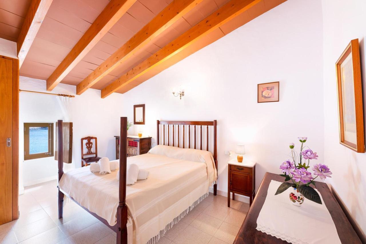 Petita Casa Marinero Villa Porto Petro  Exterior photo
